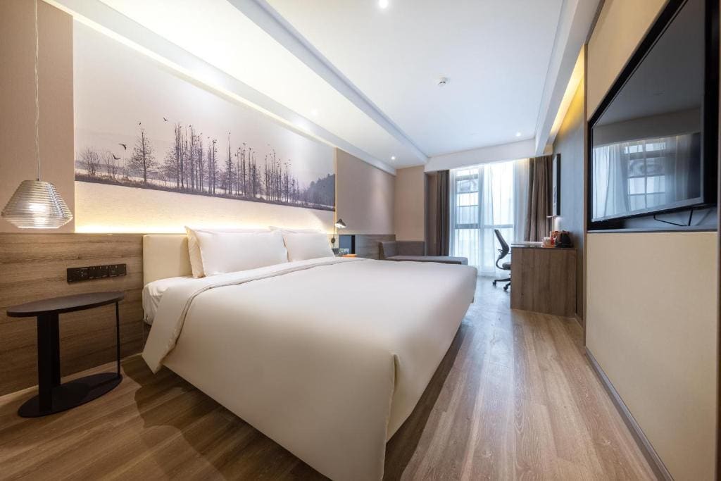 Elegant Double Room room - Image 2