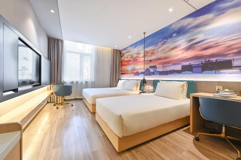 Deluxe Family Room room - Image 1