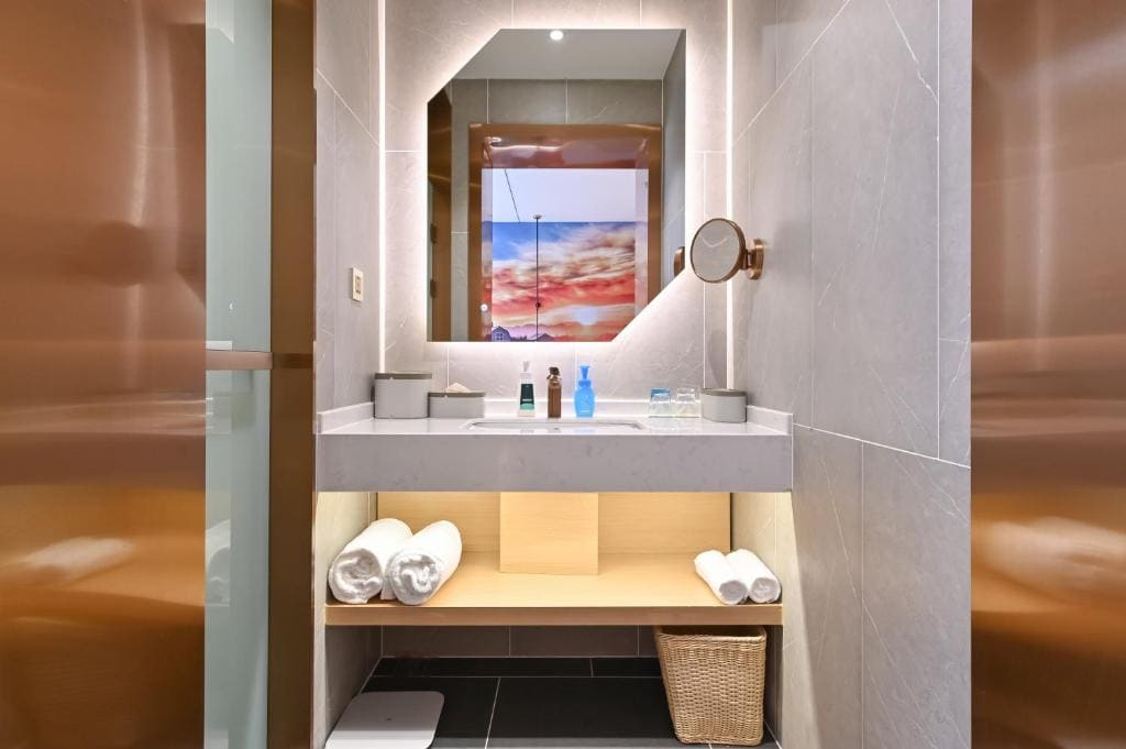 Double Room with Japanese Style room - Image 1