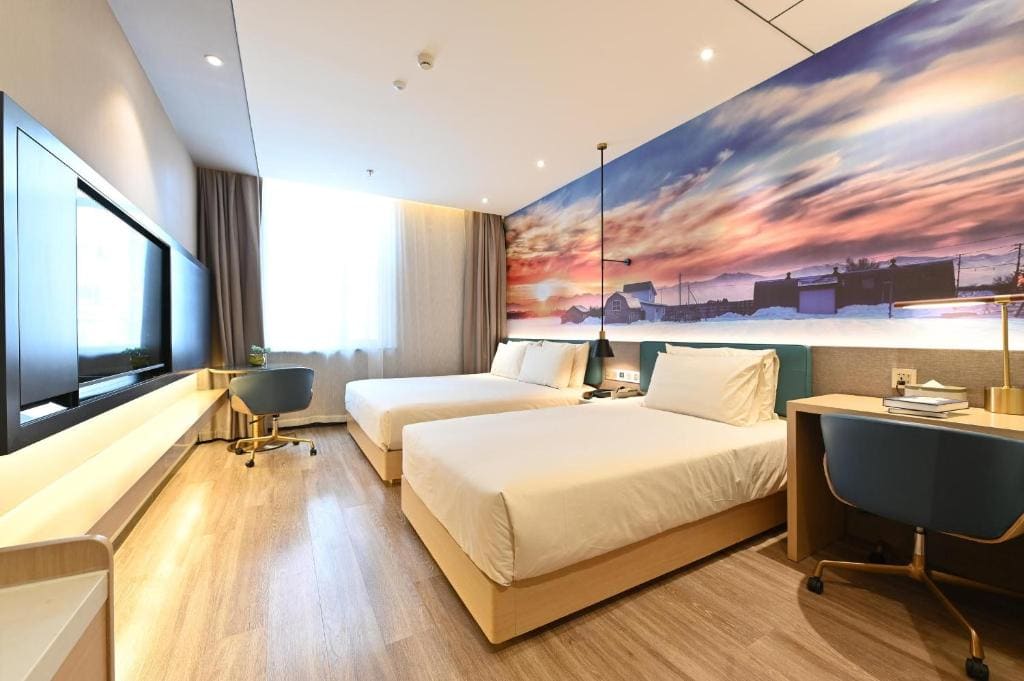 Deluxe Family Room room - Image 3