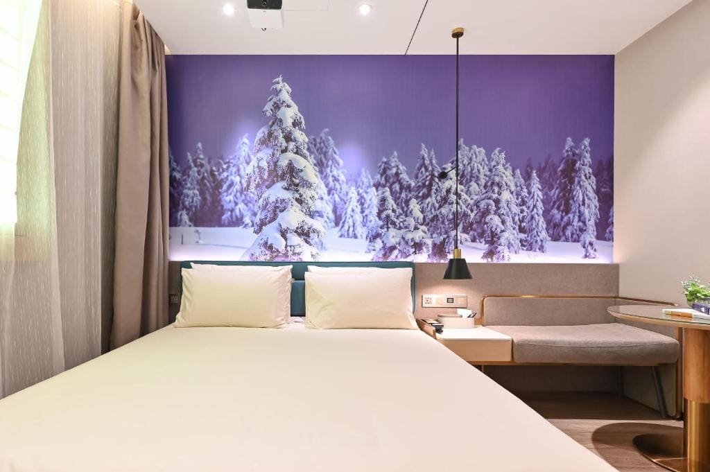 Elegant Double Room room - Image 3