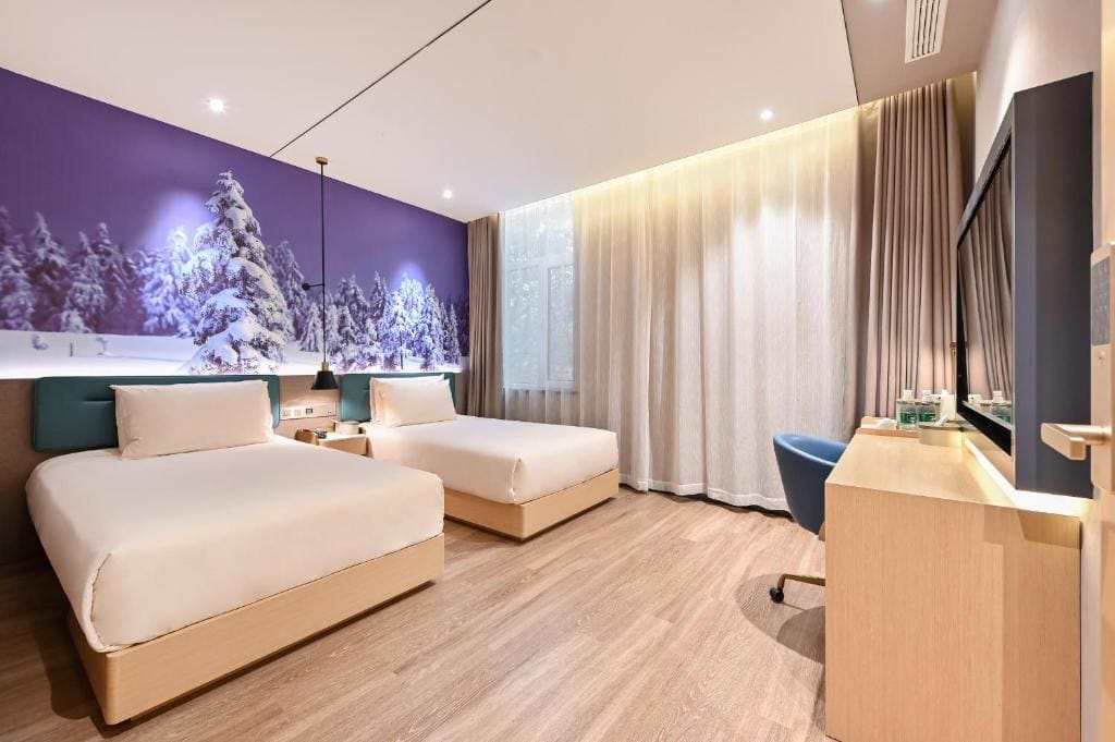 Elegant Twin Room room - Image 1