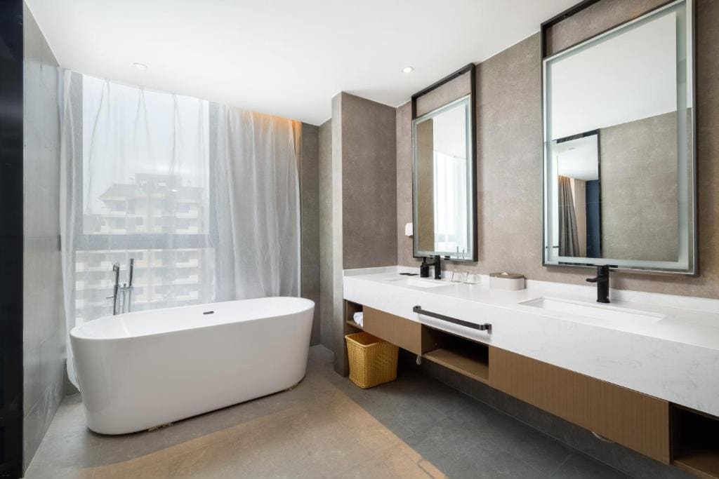 Jimu Suite with Bathtub room - Image 2