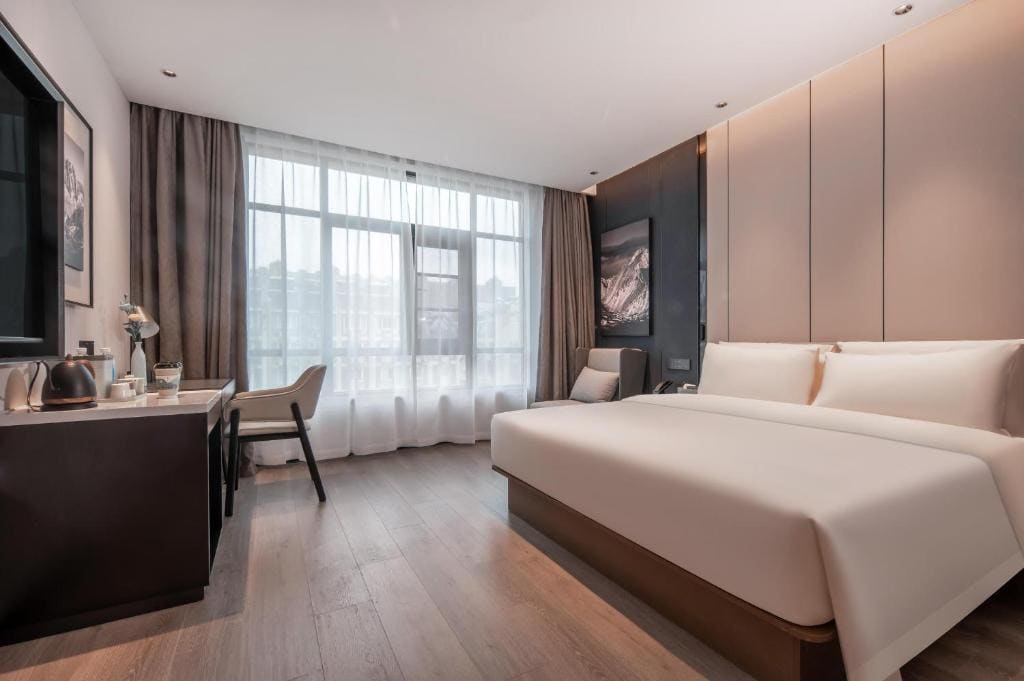 Deluxe Double Room with City View room - Image 1