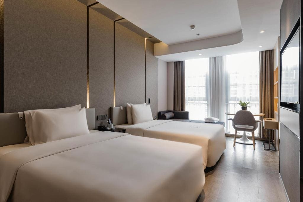 Deluxe Twin Room room - Image 3