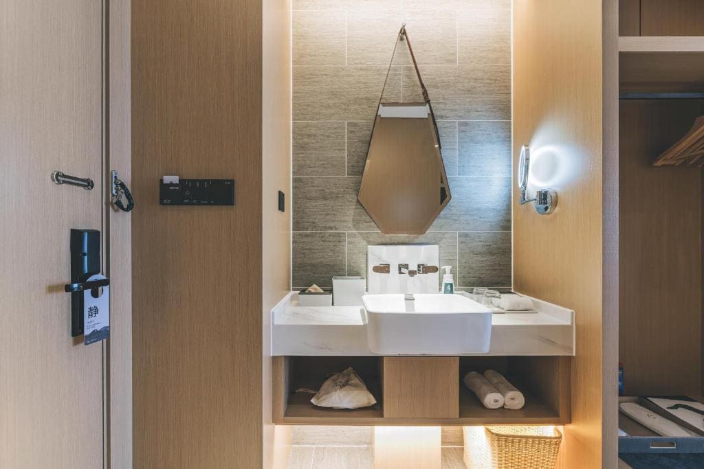 Superior Twin Room room - Image 2