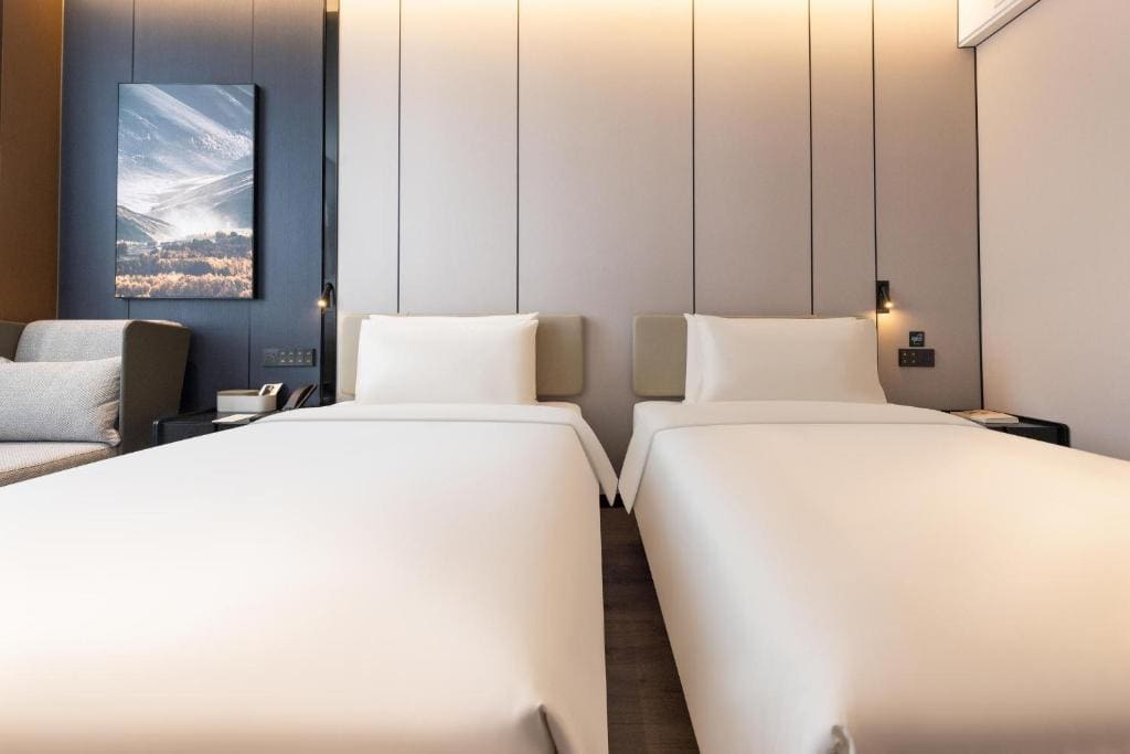 Deluxe Twin Room room - Image 3