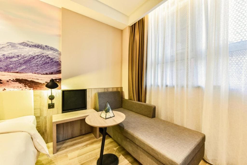 Superior Twin Room room - Image 1