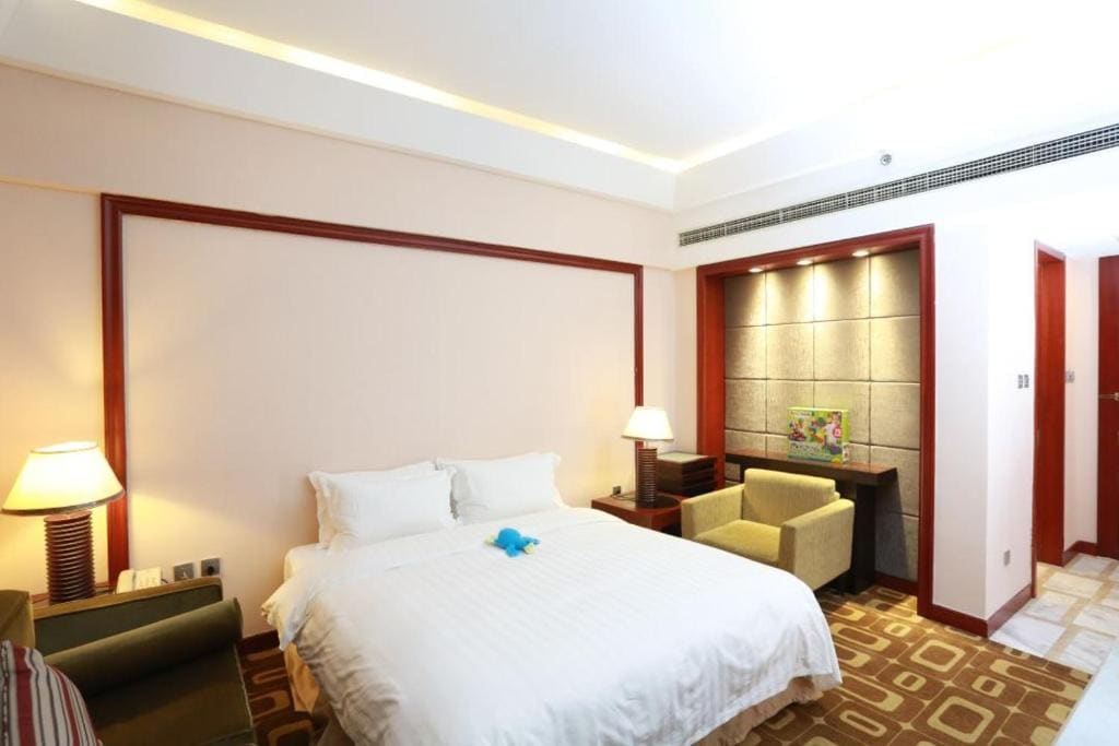 Business Family Suite With Two Bed room - Image 3