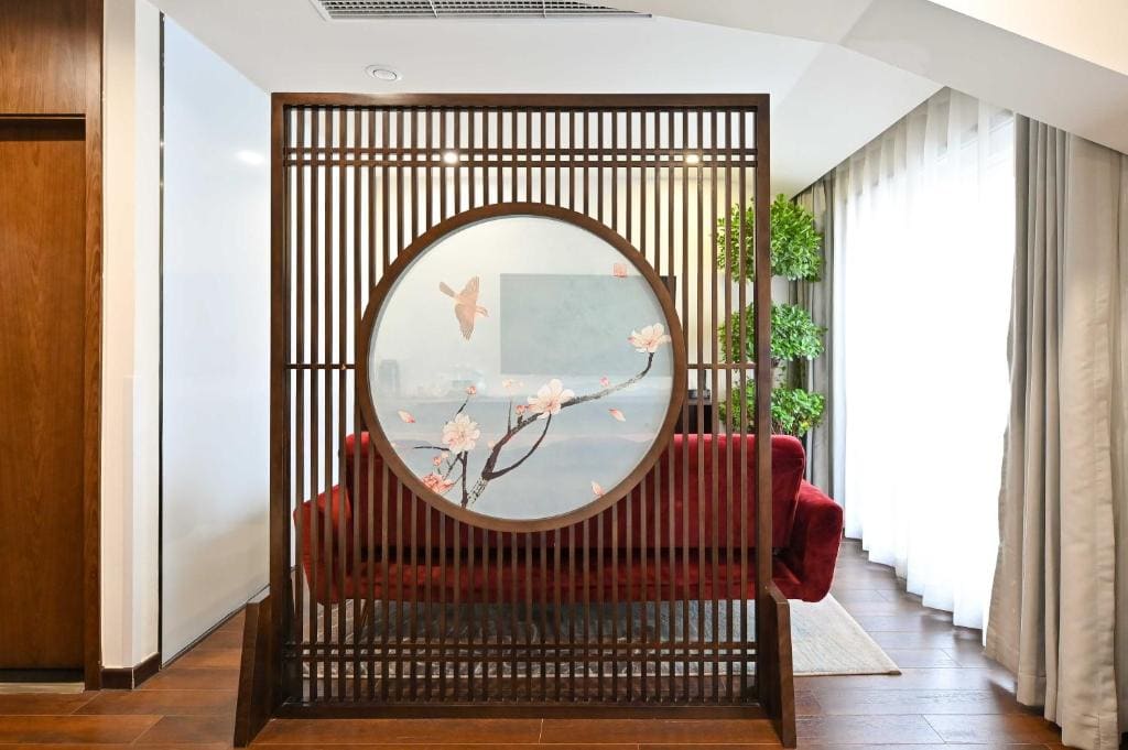 Sunshine Balcony Family Room room - Image 2
