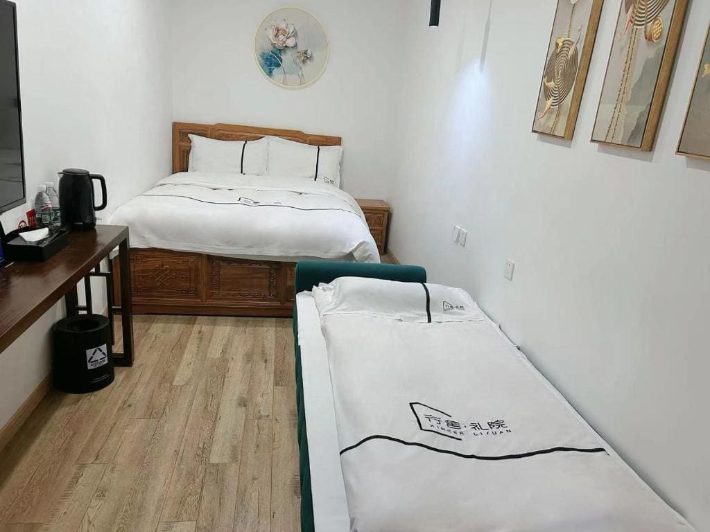 Li Yuan Two Bedroom Suite room - Image 3