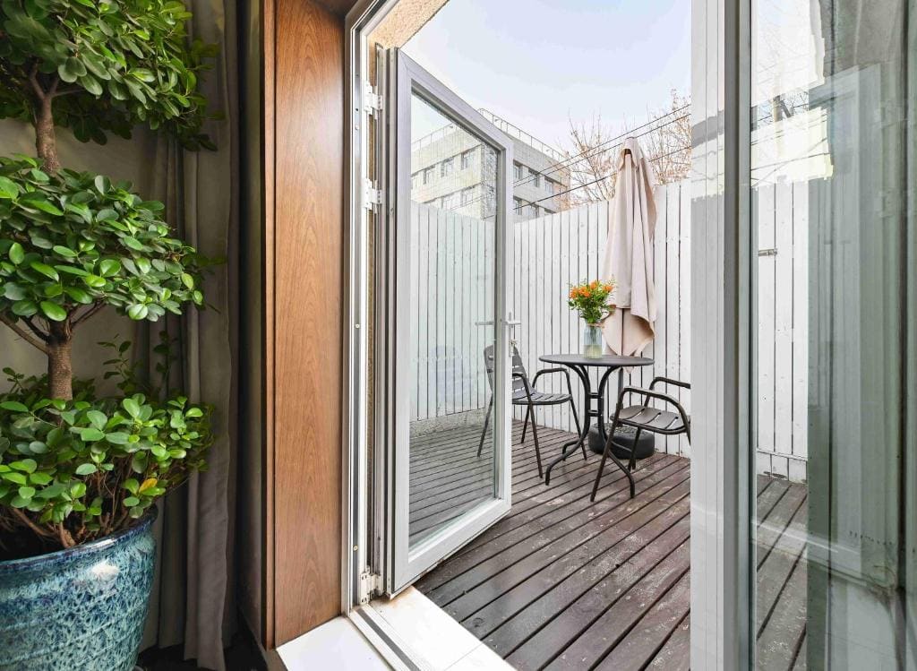 Sunshine Balcony Family Room room - Image 1