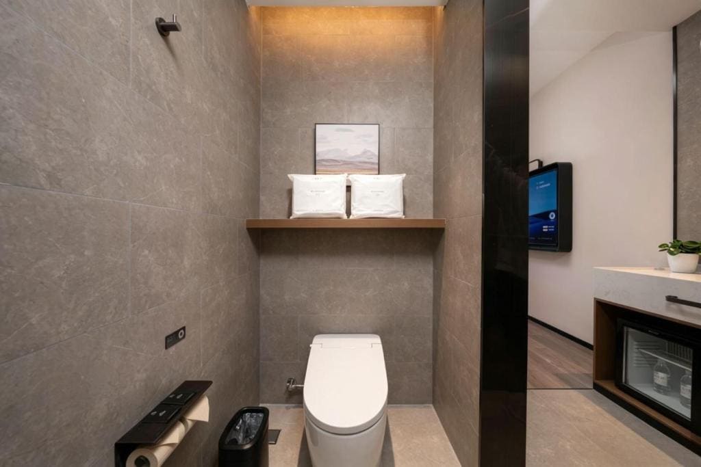 Superior Twin Room room - Image 3