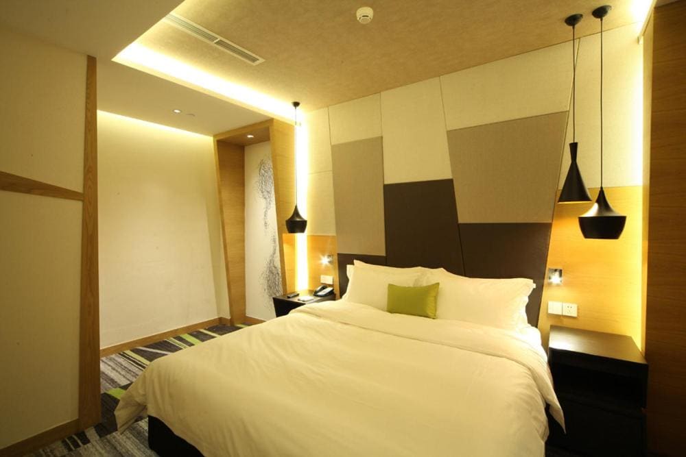 Bamboo Suite room - Image 3