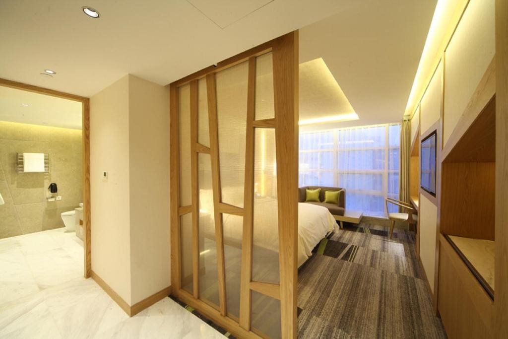 Bamboo Comfort Room room - Image 3