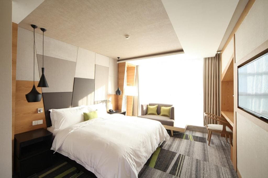 Bamboo Comfort Room room - Image 2