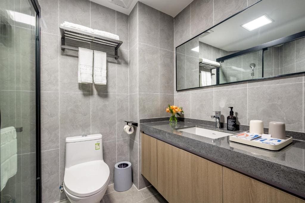 Deluxe Double Room with Balcony and Sea View room - Image 2