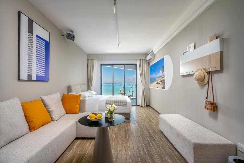 Deluxe Double Room with Balcony and Sea View room - Image 3