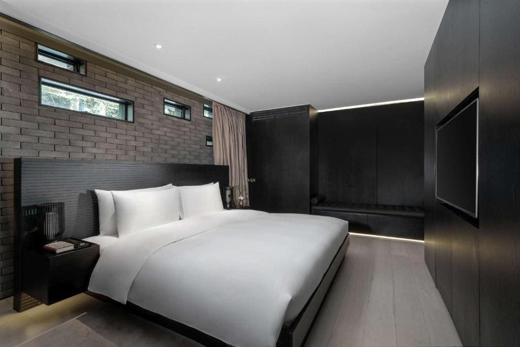 Deluxe Courtyard Suite room - Image 1