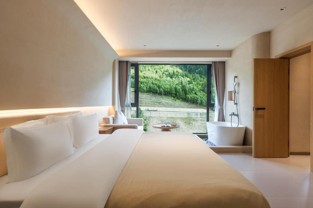 King Room with Mountain View room - Image 2