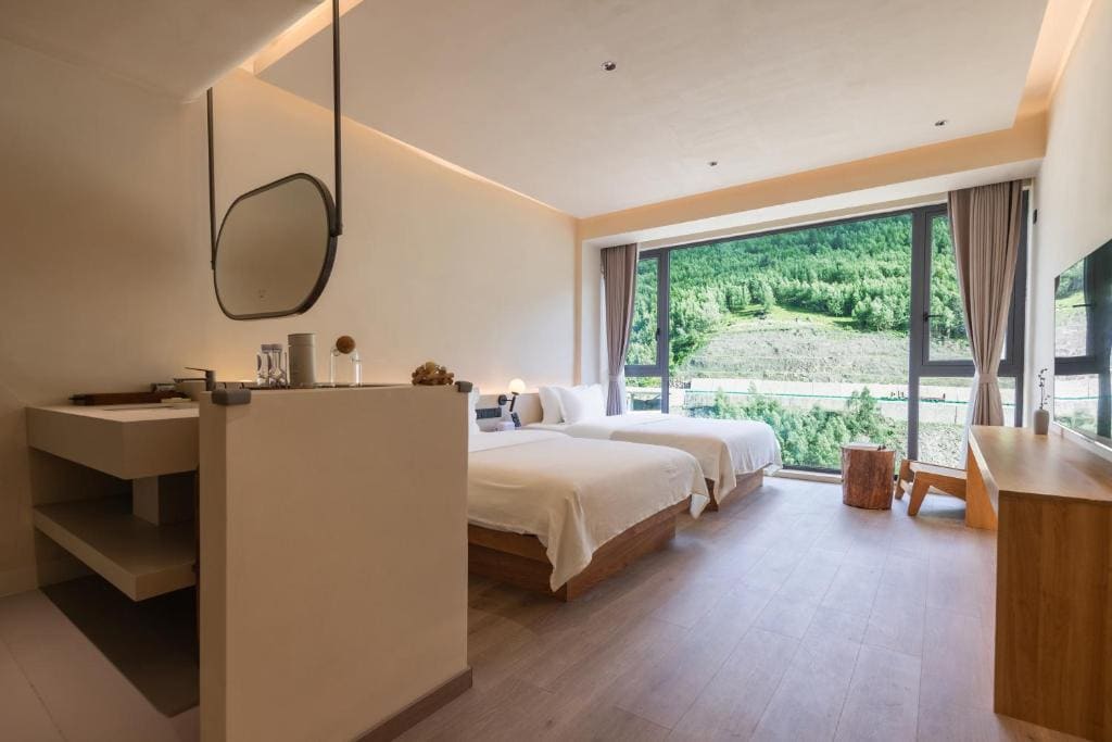 Twin Room with Mountain View room - Image 3