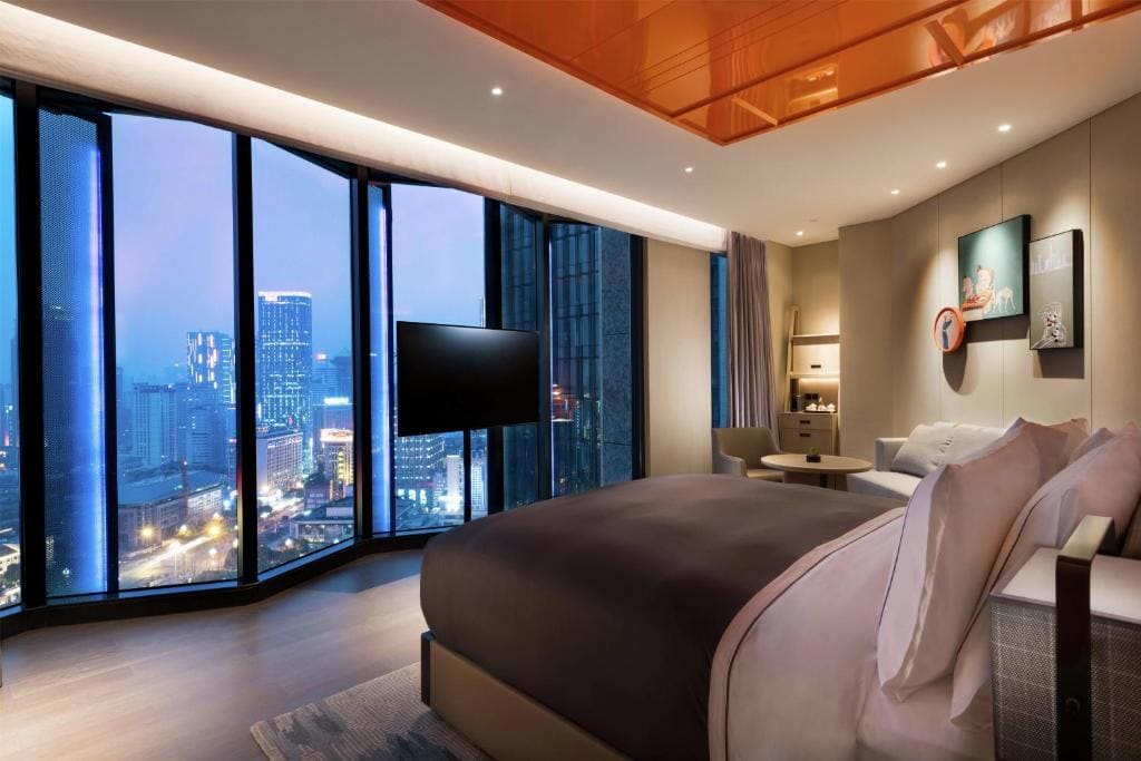 Premier King Room with Tianfu Square View room - Image 1