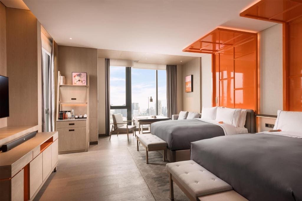 Queen Room with Two Queen Beds and Skyline View room - Image 1