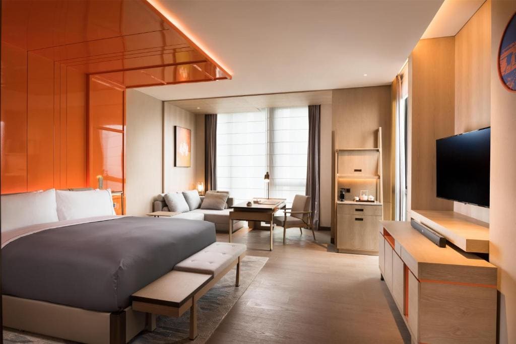 Superior King Room with Tianfu Square View room - Image 1