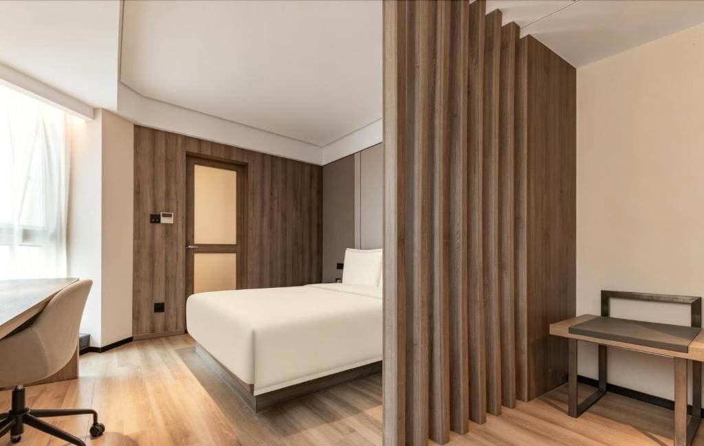 Elegant Double Room room - Image 2