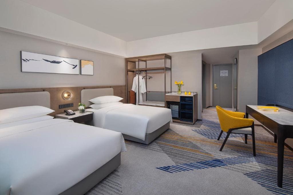 Premium Twin Room room - Image 3