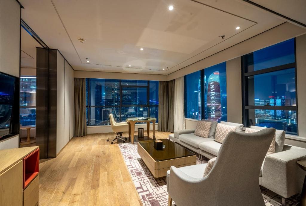 Executive Suite room - Image 3