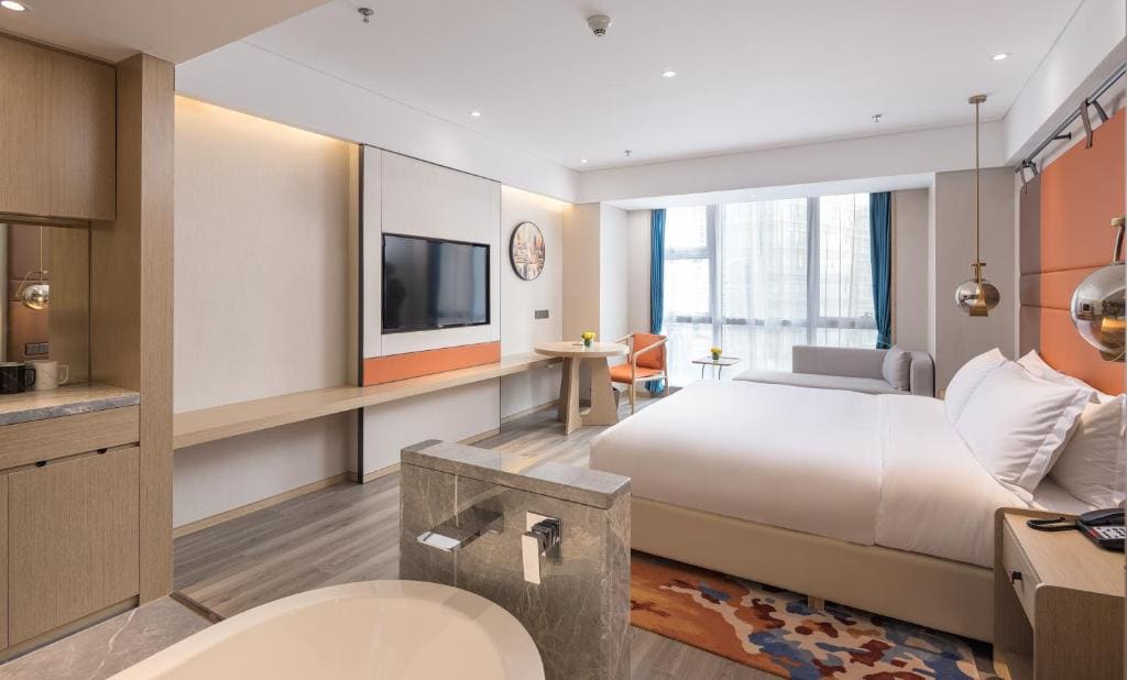 Superior Business King Bed Room room - Image 1