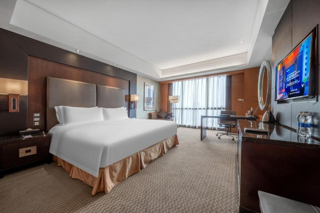 Deluxe King Room room - Image 1