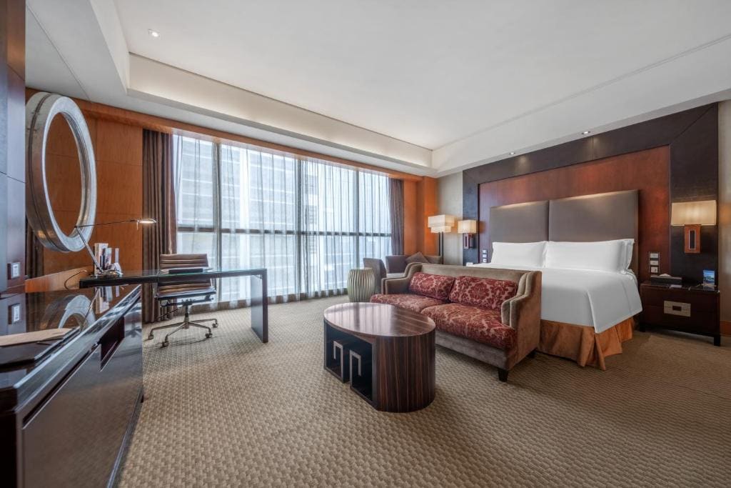 Deluxe Business Room room - Image 1