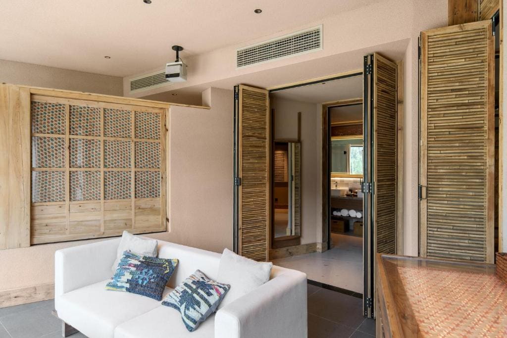 Deluxe Suite room - Image 2