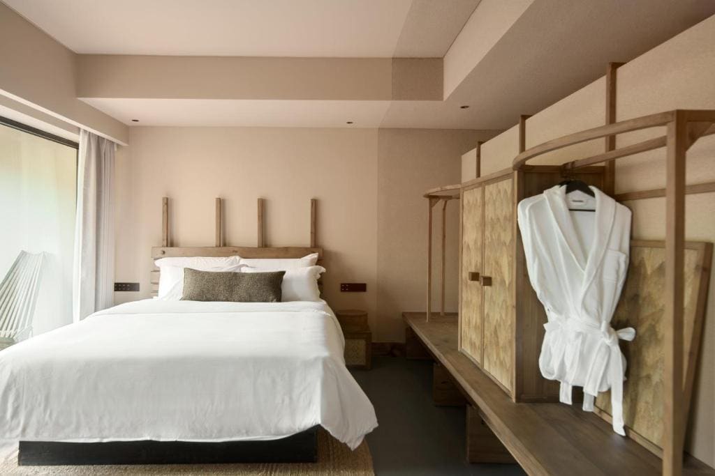 Junior Suite with Mountain View room - Image 1