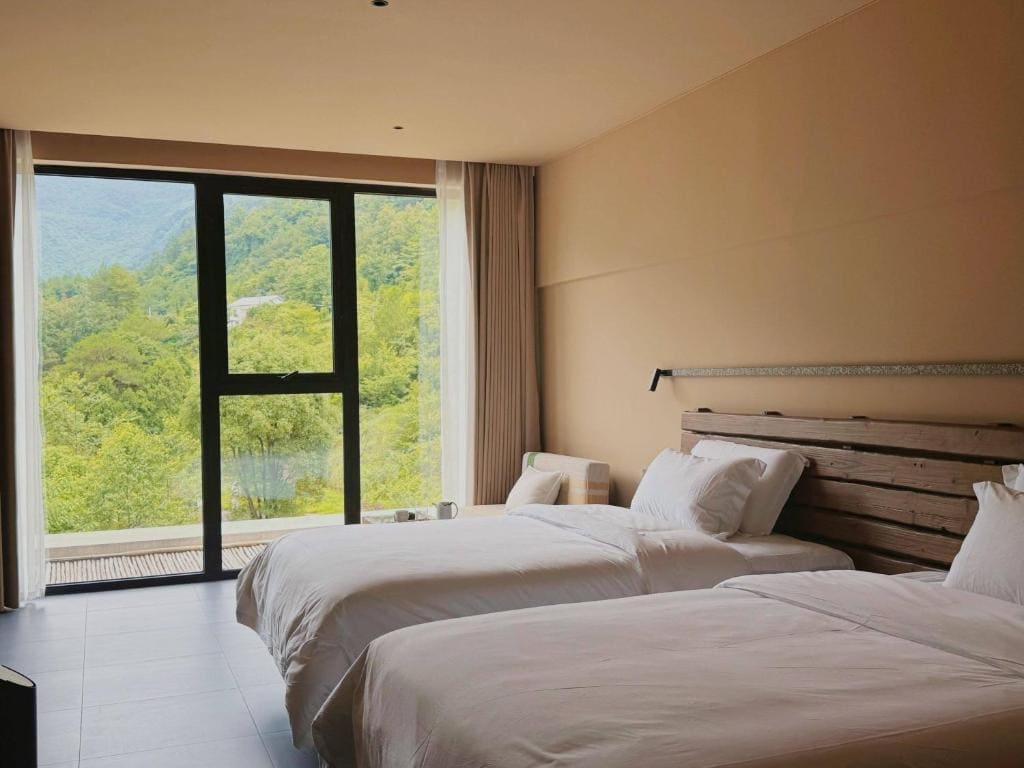 Standard Twin Room room - Image 1