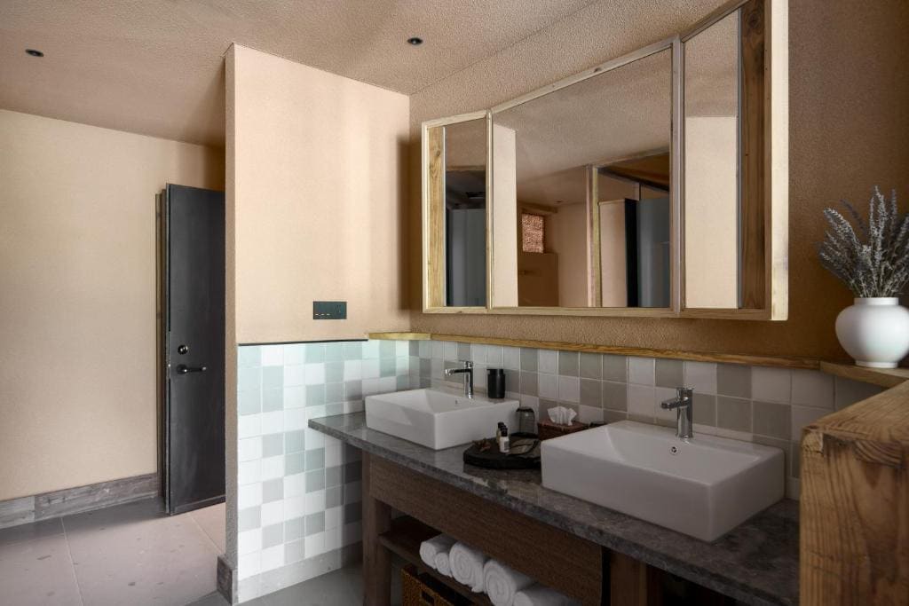 Standard Twin Room room - Image 2