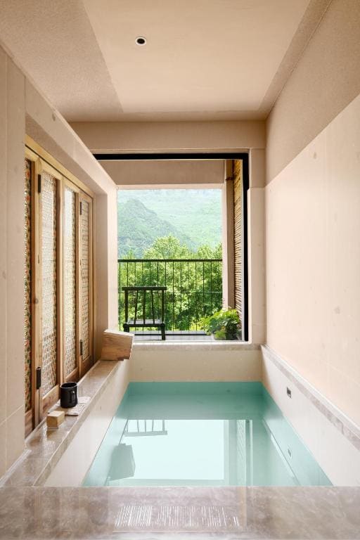 Suite with Mountain View room - Image 2