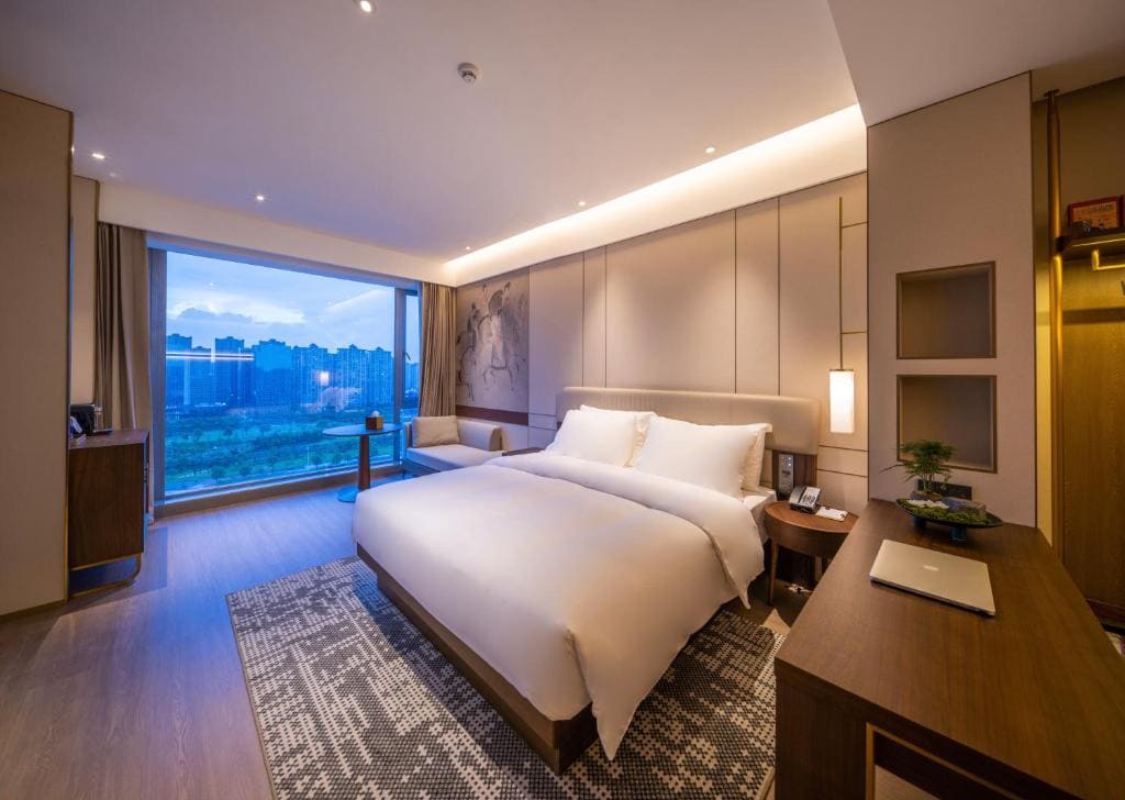 Executive King Room room - Image 2