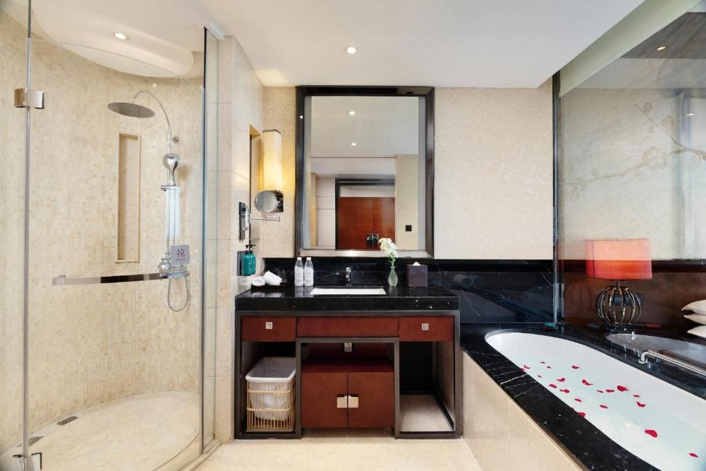 Standard King Room room - Image 2