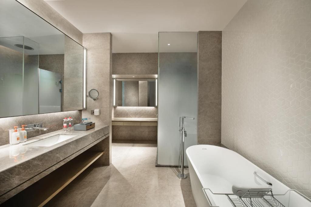 One-Bedroom Family Suite with One King Bed room - Image 2
