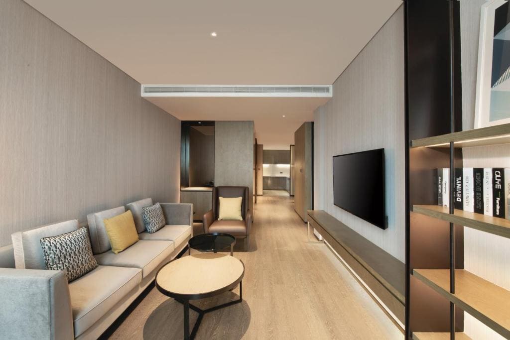 One-Bedroom Family Suite with One King Bed room - Image 3