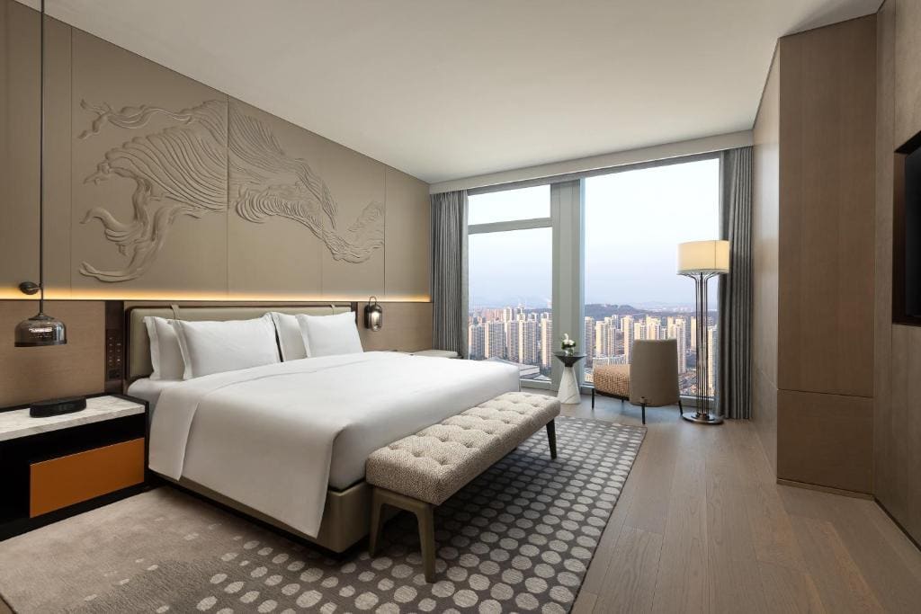 Ambassador Suite room - Image 1