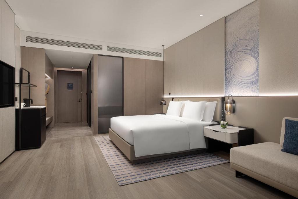 Standard King Room - Accessible room - Image 1