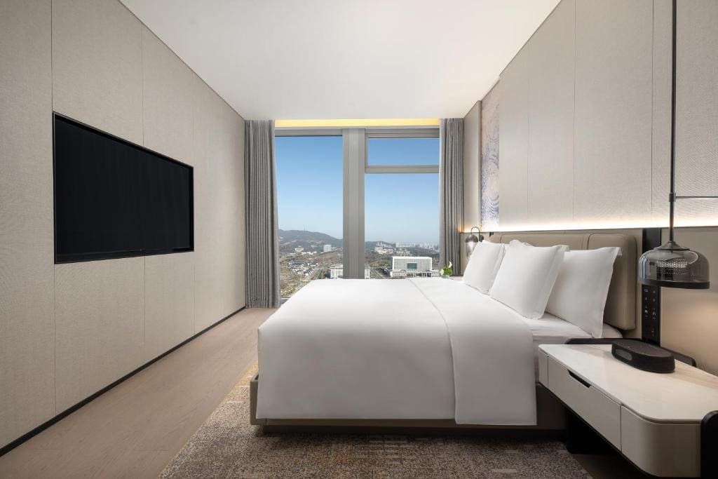 One-Bedroom Suite room - Image 1