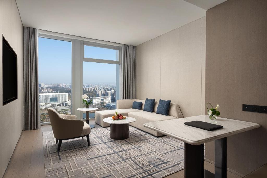 Executive Suite room - Image 3