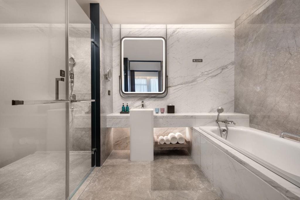 One-Bedroom Suite room - Image 3