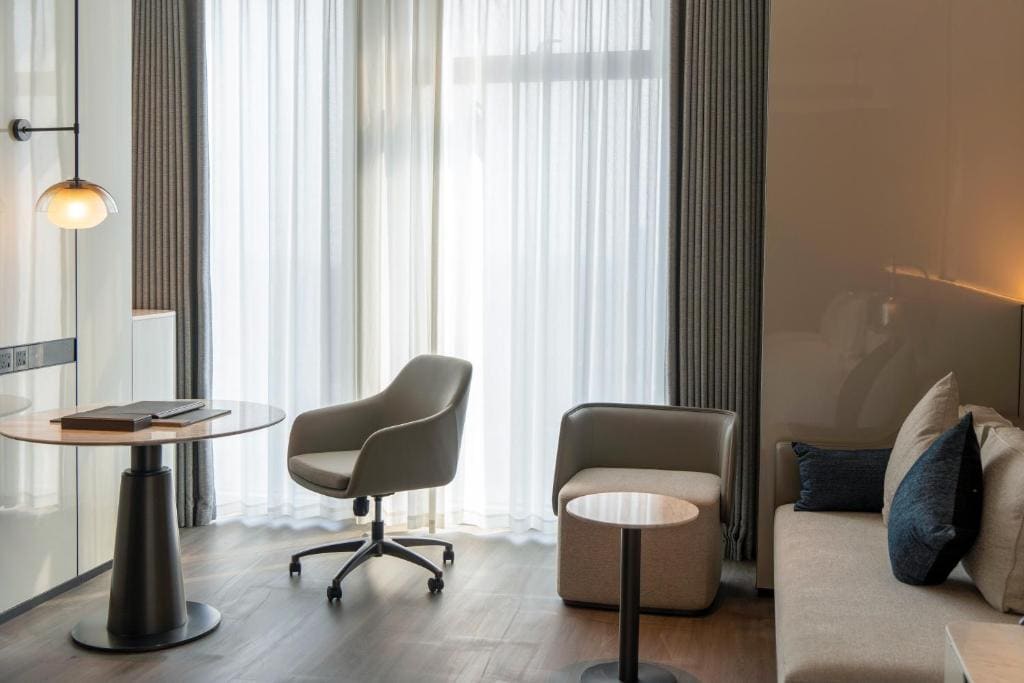 Standard Double Room with Two Double Beds - High Floor room - Image 3