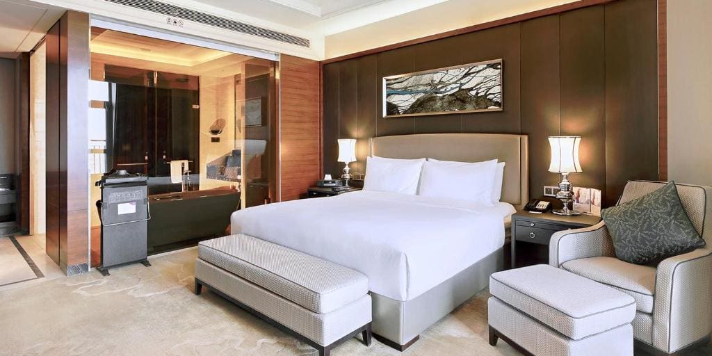 Standard King Room room - Image 3